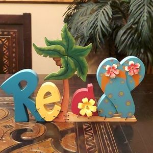"RELAX" Wooded sign in ⛱️ beachy theme.